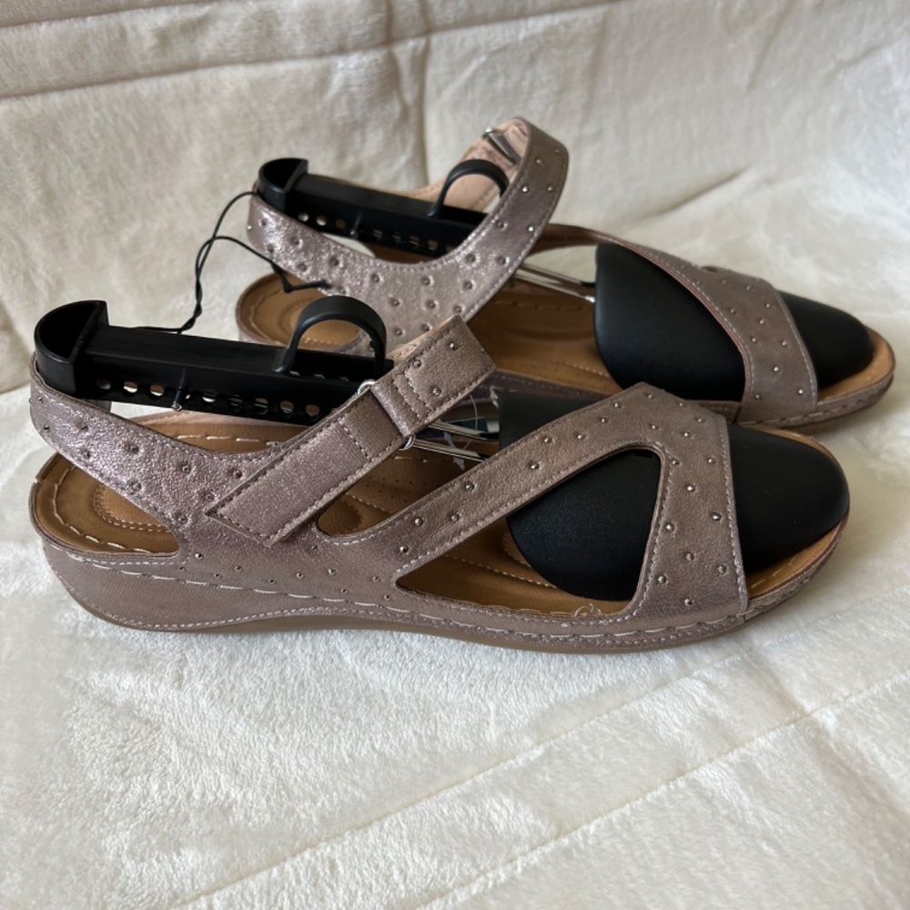FlexStep Sandals - Picture 4 of 9